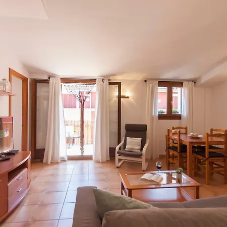 Apartment Lets Holidays Cozy In The Heart Of Tossa *